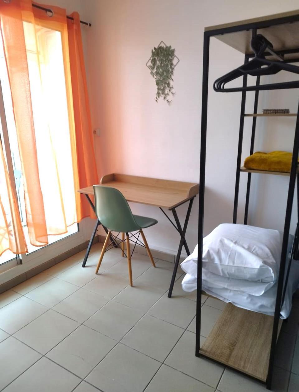 Comme Chez Soi - Studio Tout Equipe - By Sister Home Saint-Denis Exterior foto