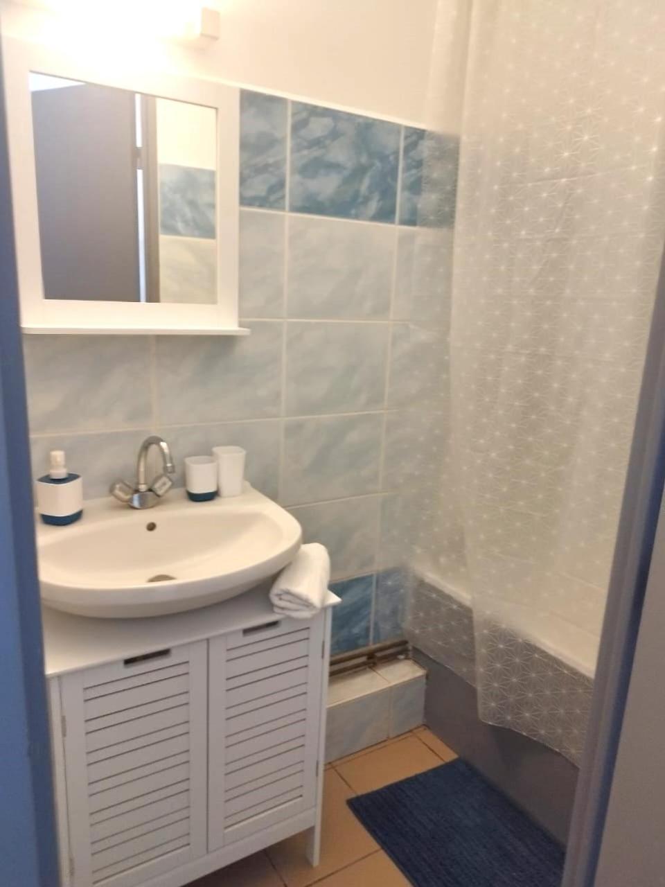 Comme Chez Soi - Studio Tout Equipe - By Sister Home Saint-Denis Exterior foto